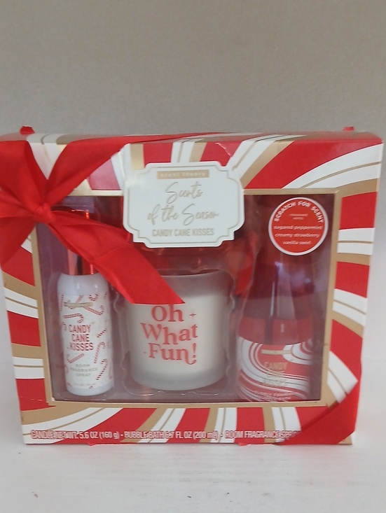 Other - Sweets of the Season Candy Cane Kisses Bath & Body Gift Set